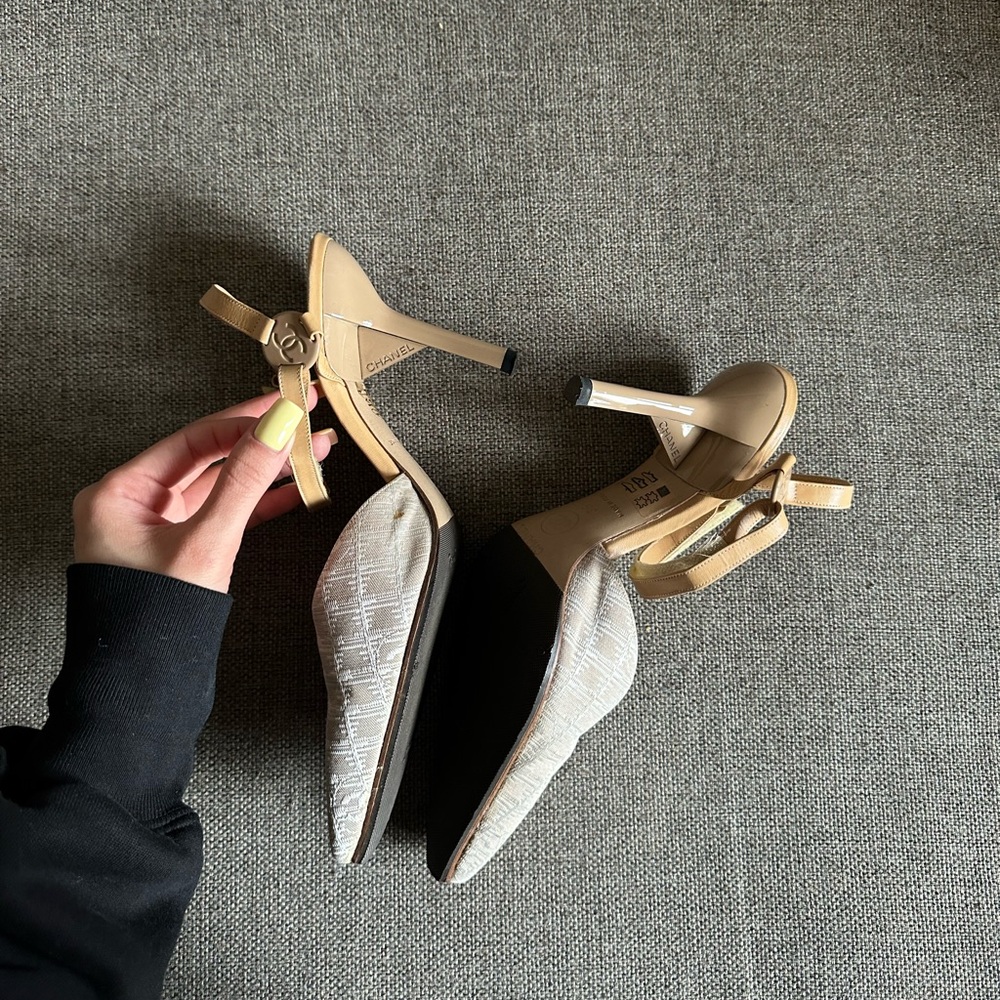 Vintage Chanel canvas travel line heels - Picture 2 of 6